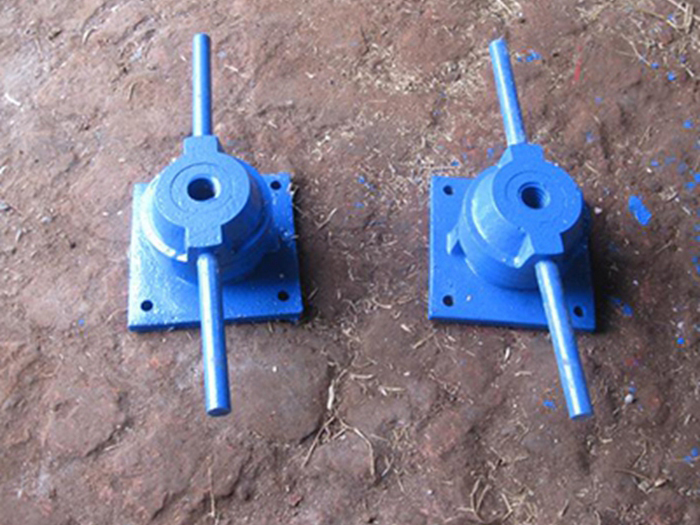 平推螺桿啟閉機(jī) 